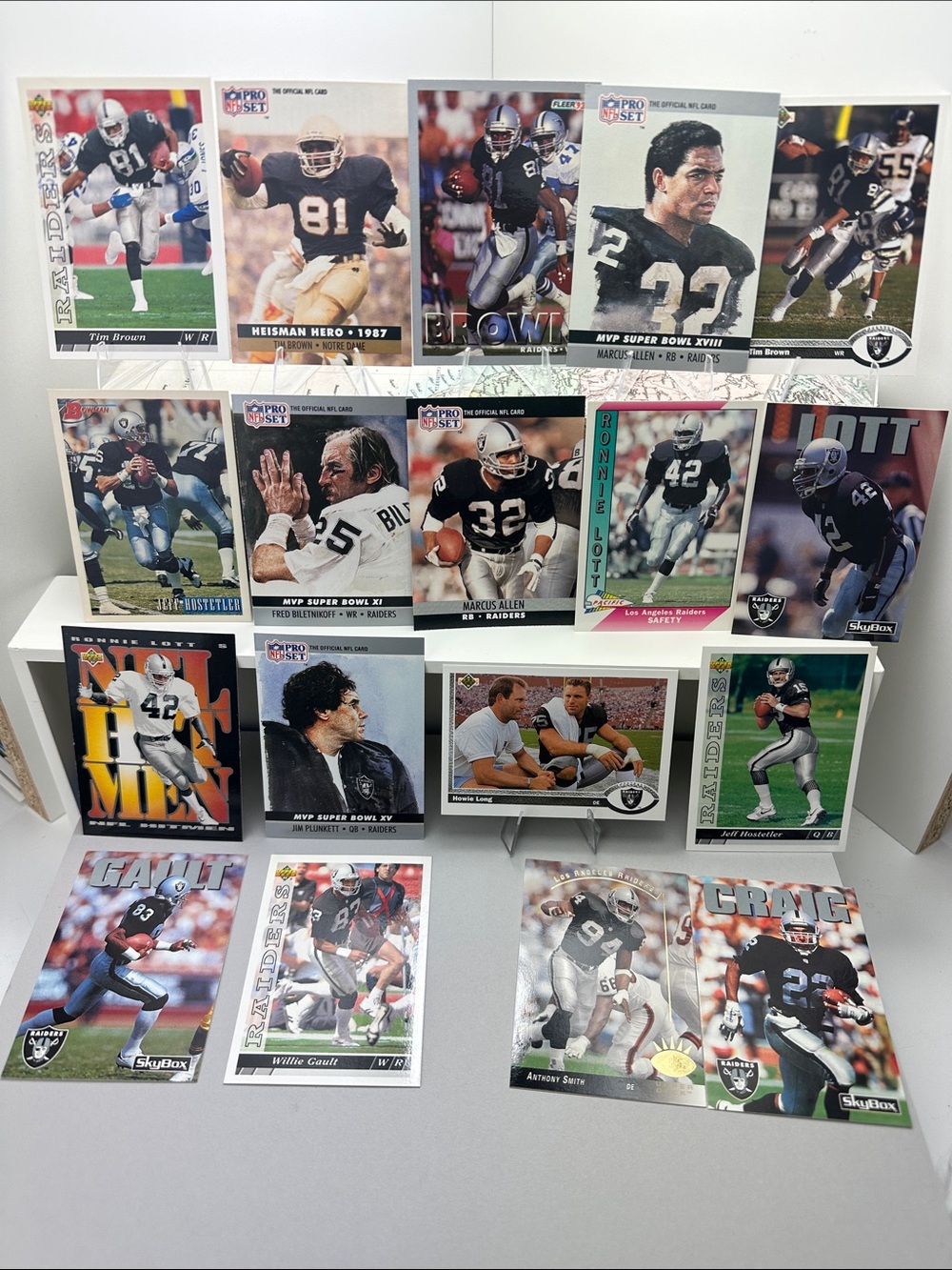 Tim Brown/ Marcus Allen vintage LA/Oakland Raiders lot of 18